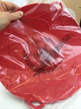 Large 11” Silicone Spill Stopper Red New With Gift Box